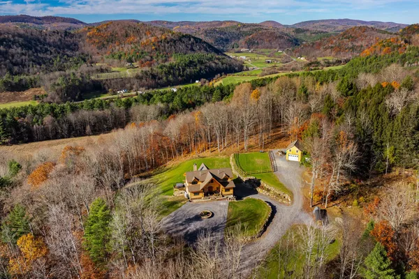 $1,749,000 | 85 Button Hill Road, Tunbridge, VT 05077
