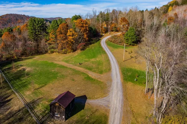 $1,749,000 | 85 Button Hill Road, Tunbridge, VT 05077