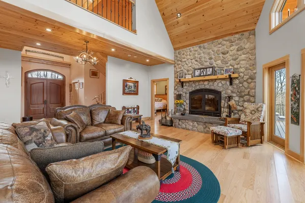 $1,749,000 | 85 Button Hill Road, Tunbridge, VT 05077