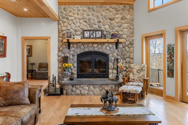 $1,749,000 | 85 Button Hill Road, Tunbridge, VT 05077