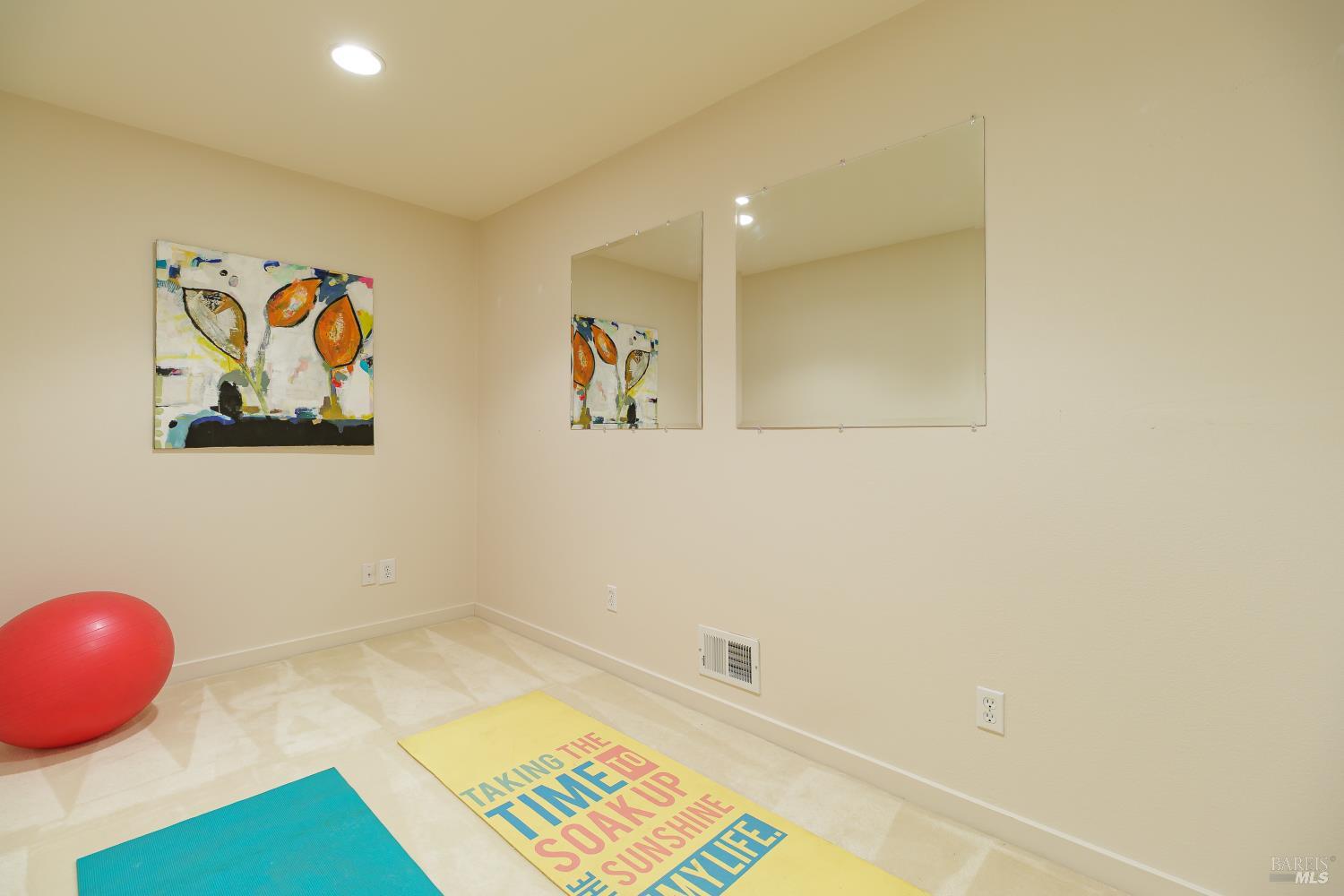 15 Ravine Way Novato, CA 94947 - Photo 29 of 48 Bonus room between bedrooms