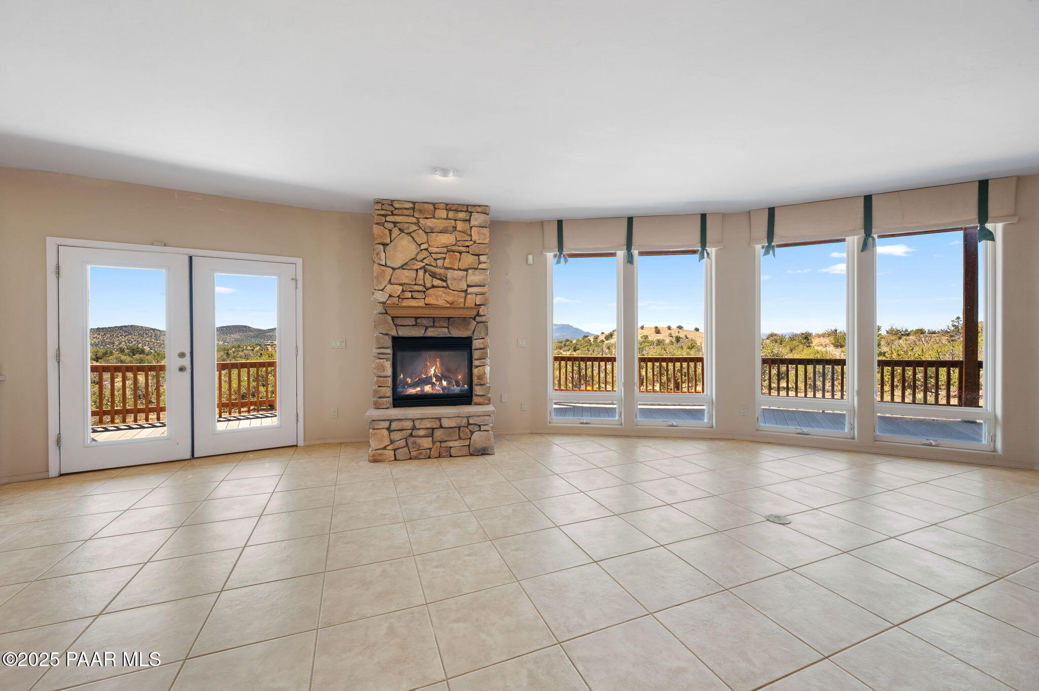 18900 Butte Pass Road Prescott, AZ 86305 - Photo 6 of 45 Family Room