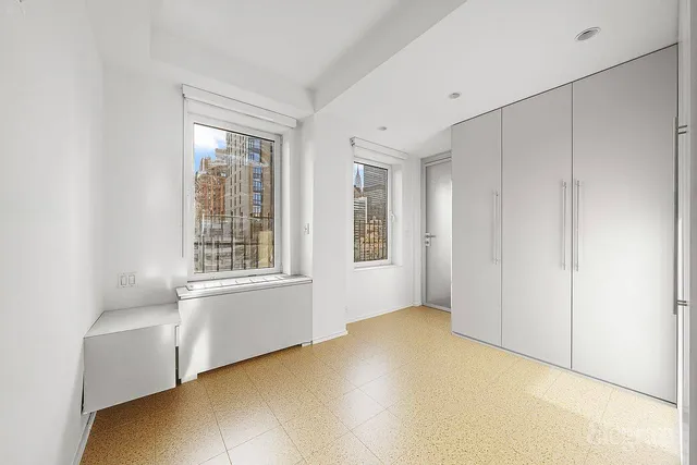 $540,000 | 400 East 52nd Street, Unit 14G | Midtown East