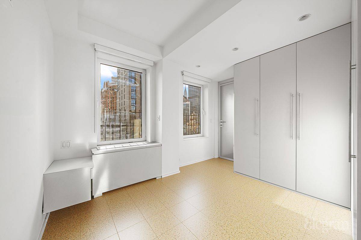 400 East 52nd Street, Unit 14G Manhattan, NY 10022 - Photo 5 of 9