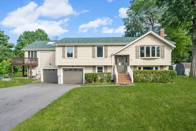$829,000 | 9 Oak Drive, Plainville, MA 02762