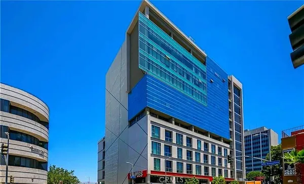 $3,700 | 3223 West 6th Street, Unit 706, Los Angeles, CA 90020