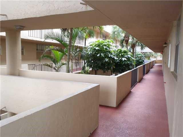 403 Northwest 68th Avenue, Unit 519 Plantation, FL 33317 - Photo 2 of 36 Photo 2