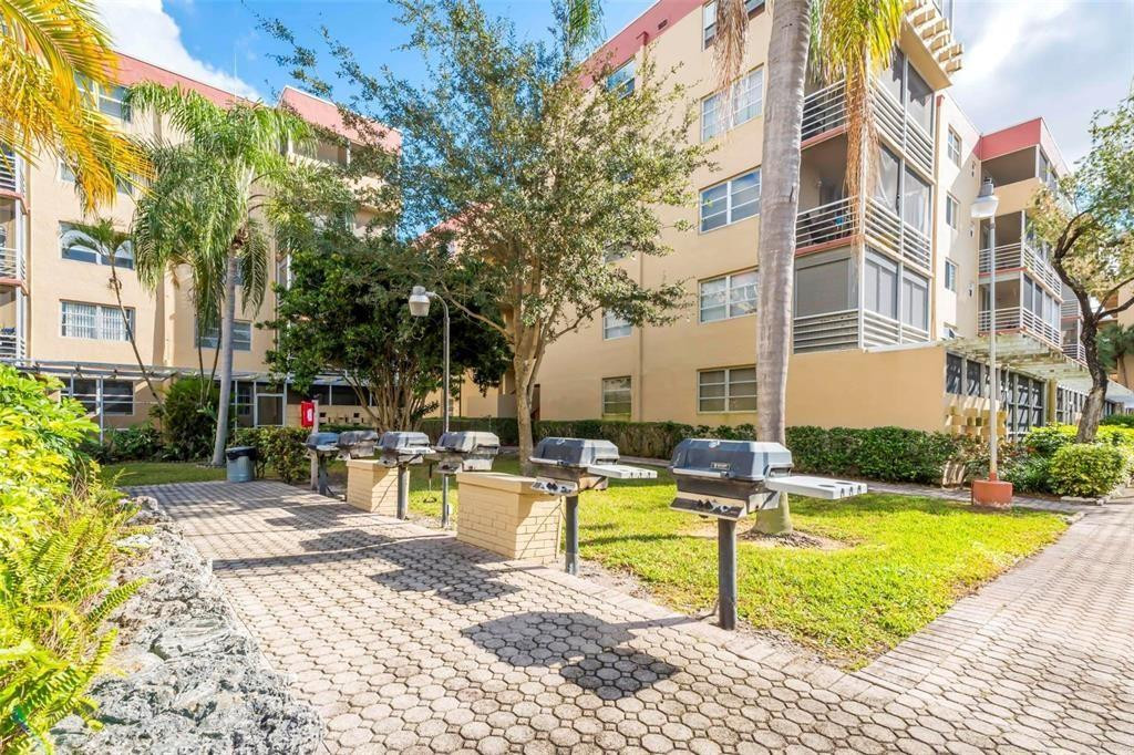 403 Northwest 68th Avenue, Unit 519 Plantation, FL 33317 - Photo 31 of 36 Photo 32
