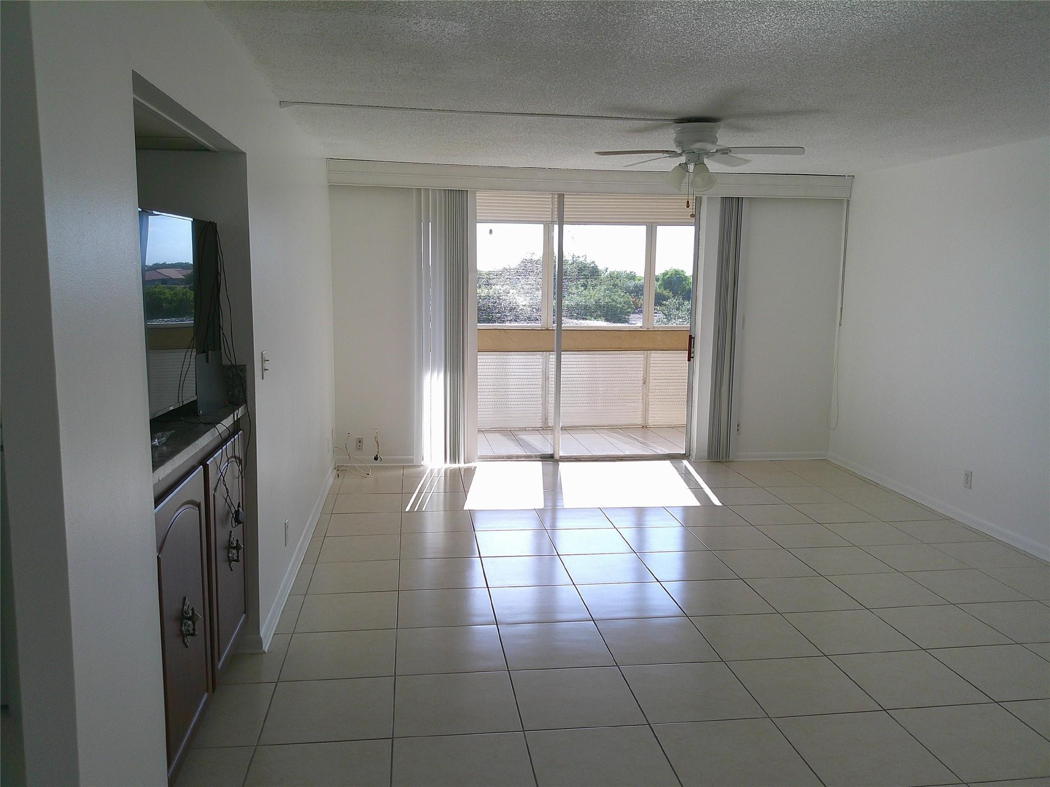 403 Northwest 68th Avenue, Unit 519 Plantation, FL 33317 - Photo 8 of 36 Photo 8