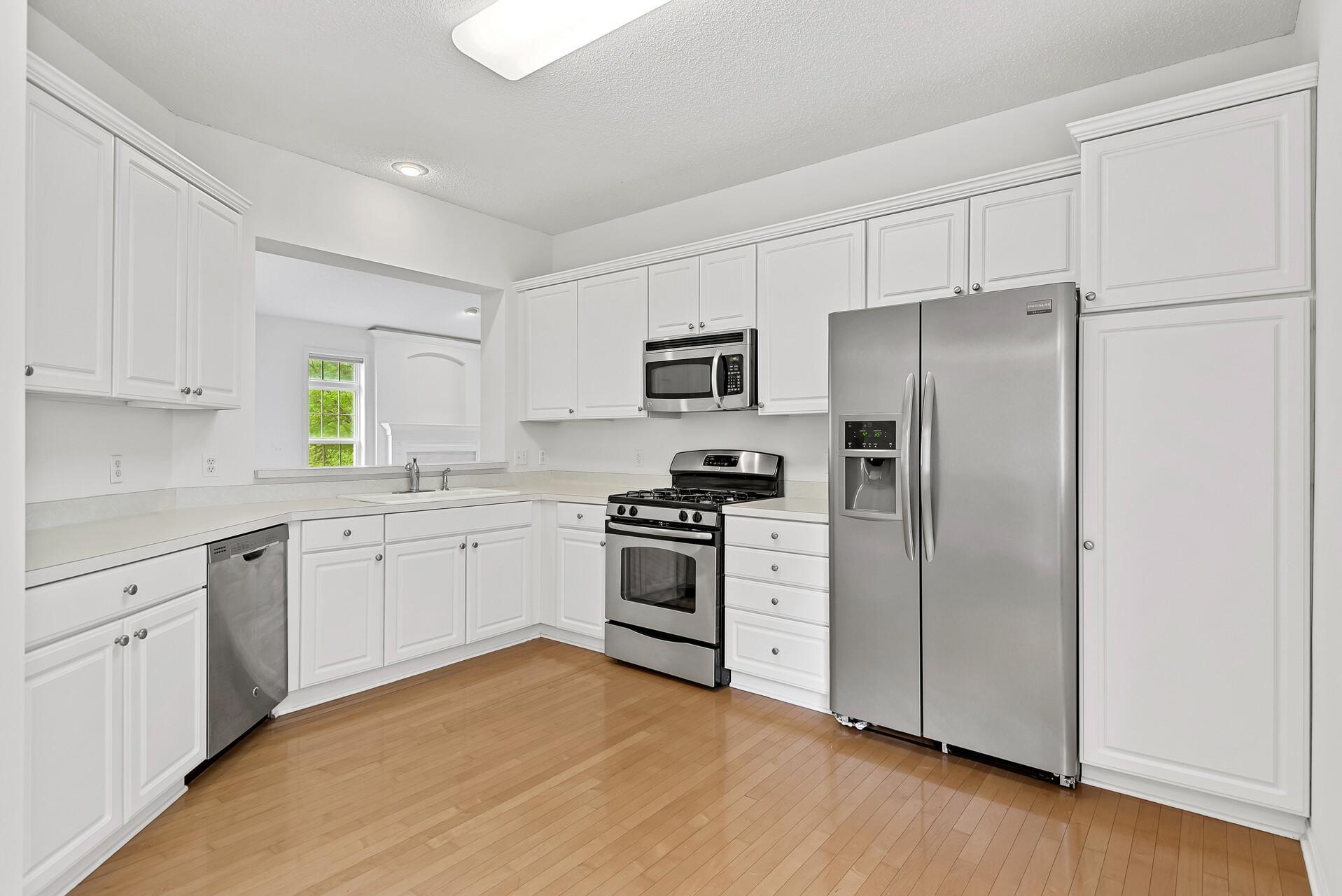 138 Lakeview Road East Chanhassen, MN 55317 - Photo 8 of 43 Gallery Image 8