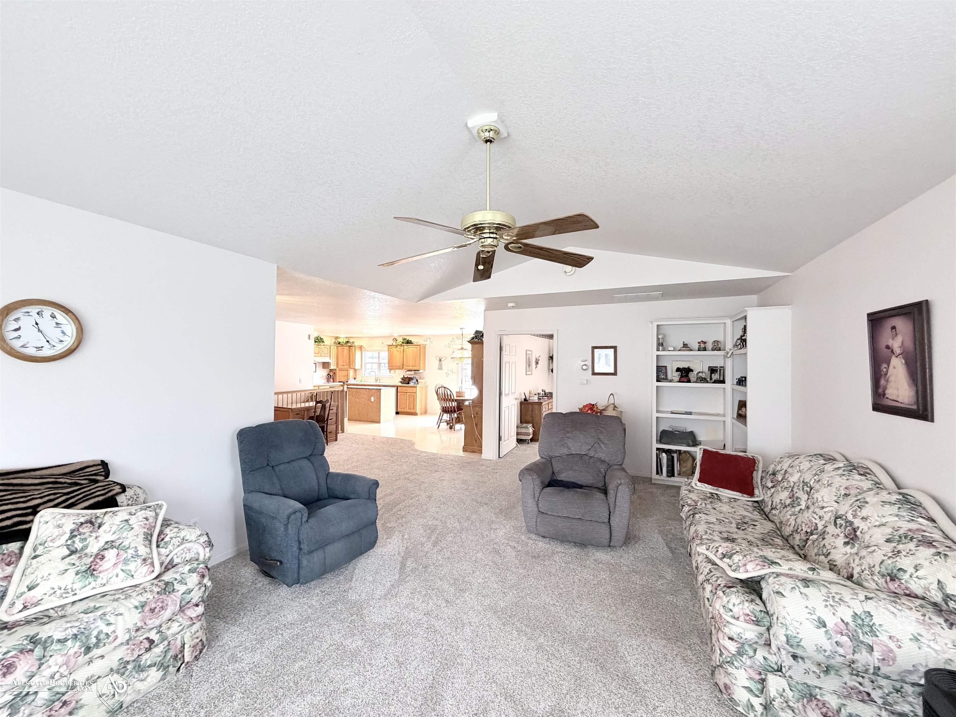 300 Carriage Way Davison, MI 48423 - Photo 3 of 32