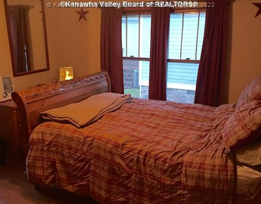 98 Second Street Winfield, WV 25213 - Photo 6 of 13 Master Bedroom.