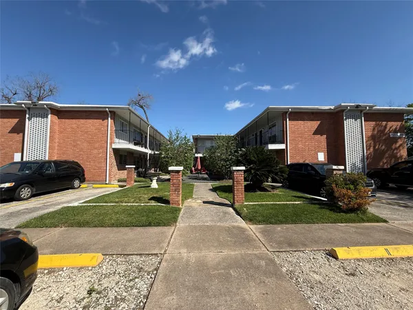 $1,100 | 425 East 9th Street, Unit 16, Houston, TX 77007