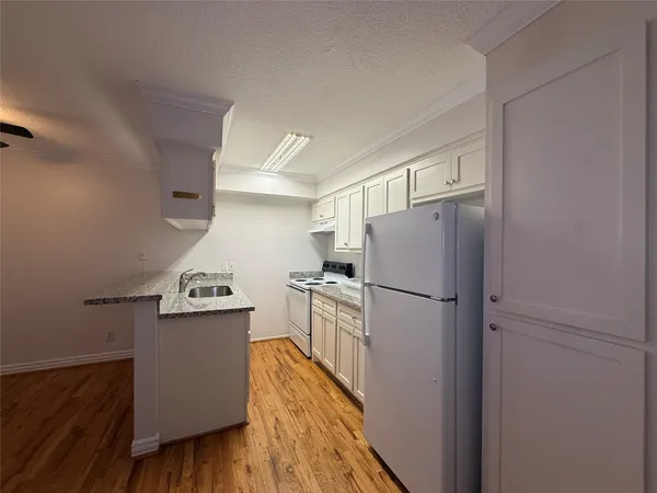 $1,100 | 425 East 9th Street, Unit 16, Houston, TX 77007