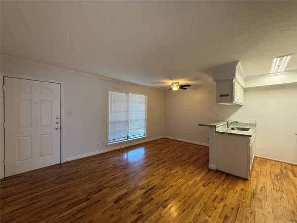 $1,100 | 425 East 9th Street, Unit 16, Houston, TX 77007