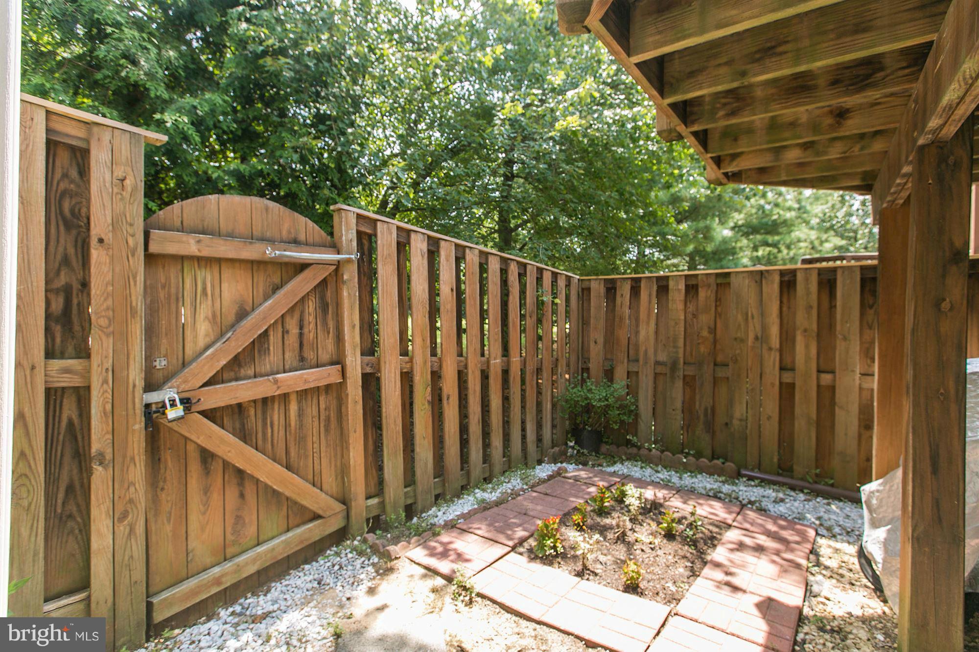 8835 Eagle Rock Lane Springfield, VA 22153 - Photo 4 of 29 Exterior (Rear)