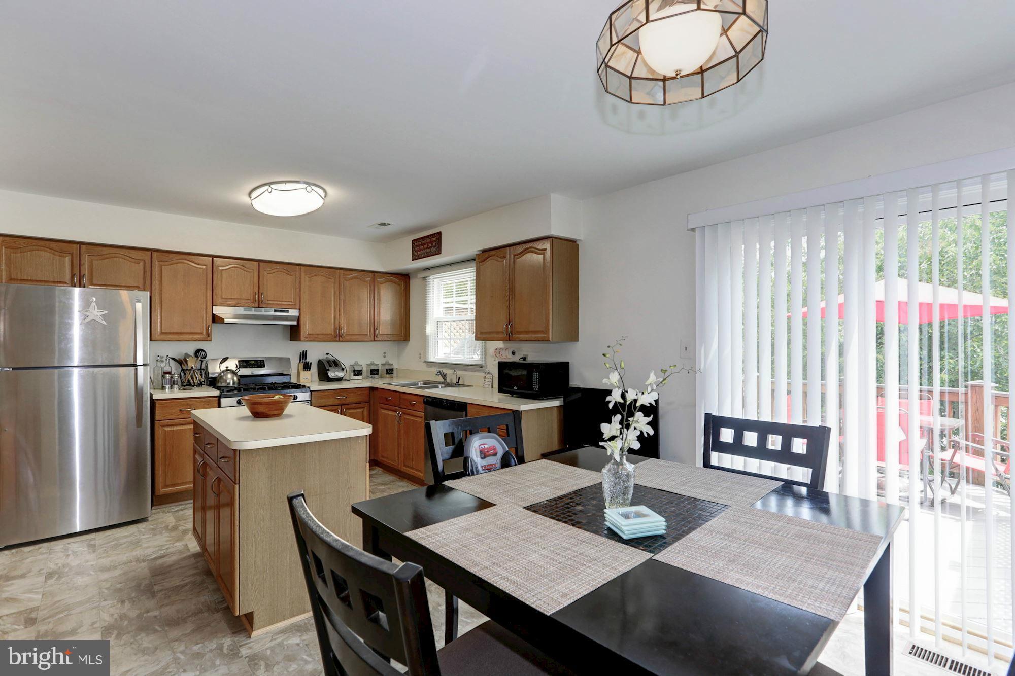 8835 Eagle Rock Lane Springfield, VA 22153 - Photo 7 of 29 Kitchen / Breakfast Room