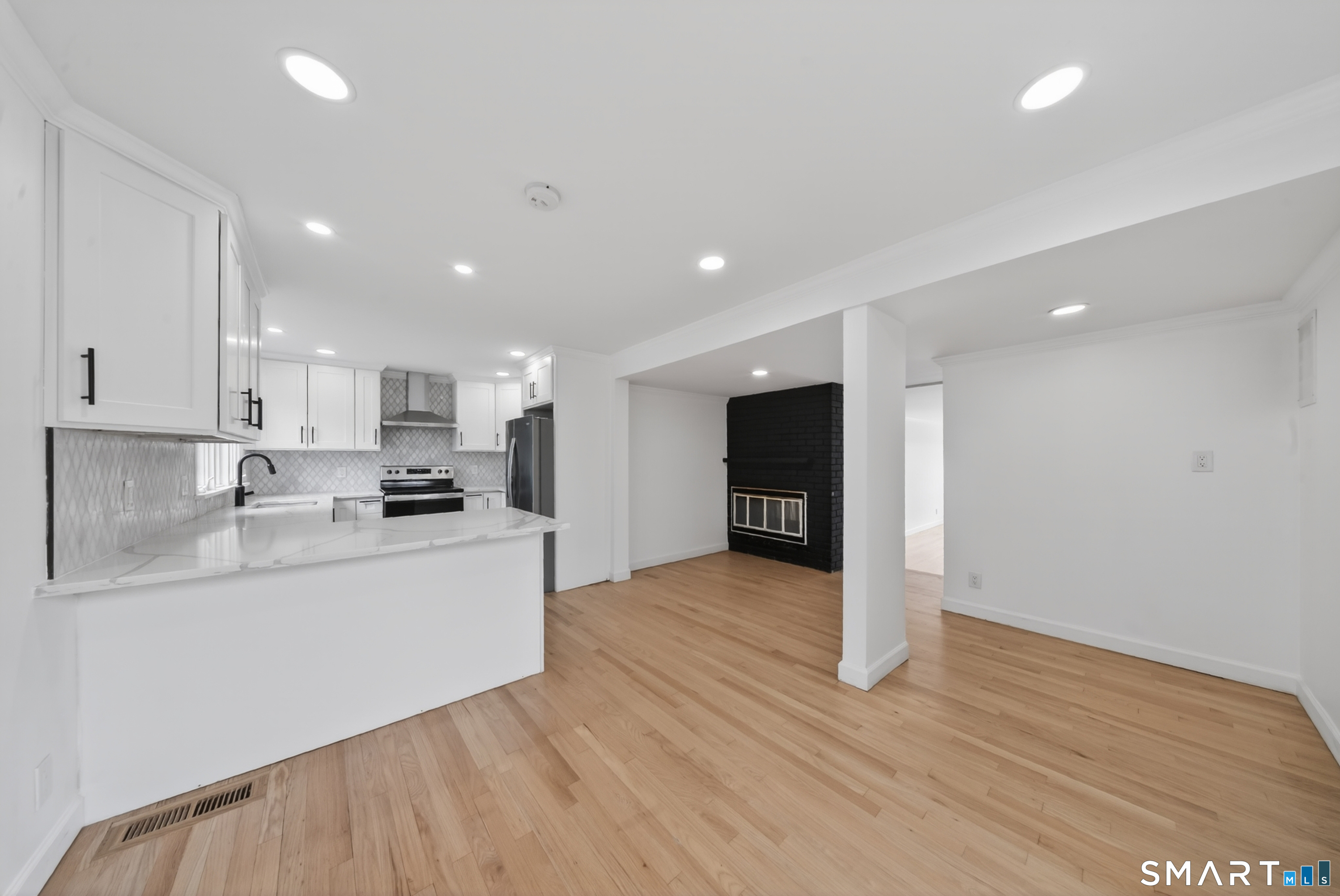Welcome to 207 Hillcrest Rd, Bridgeport