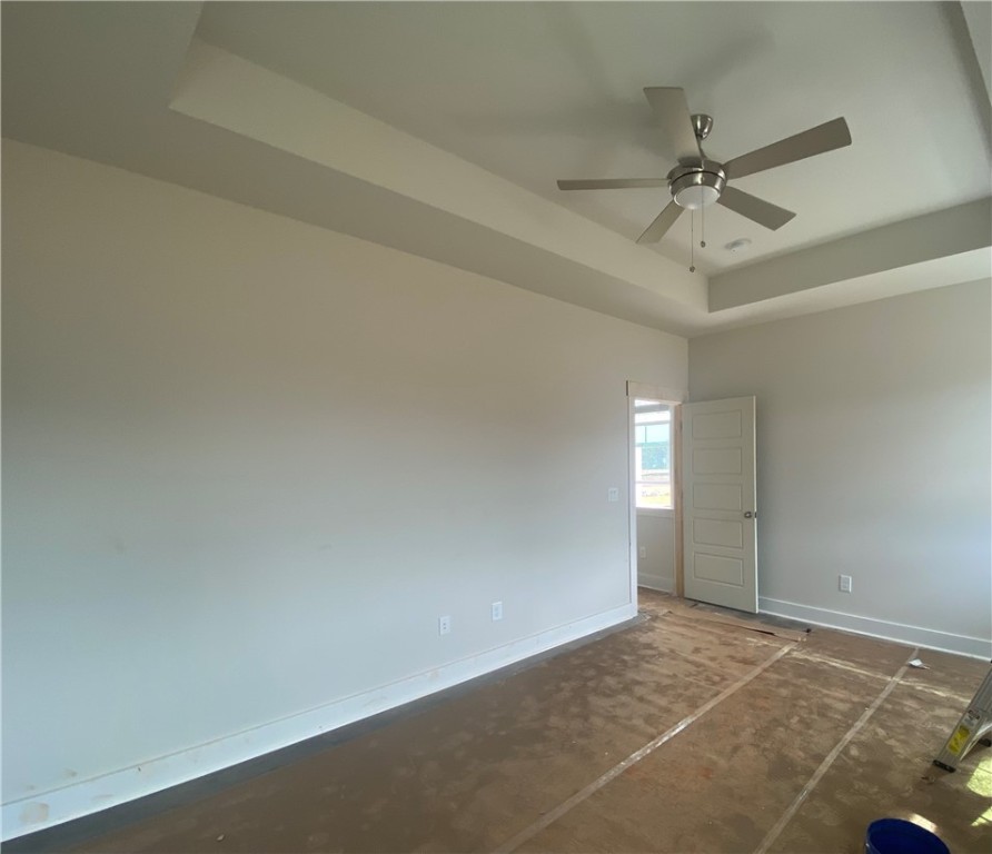 304 Red Oak Court Anderson, SC 29621 - Photo 4 of 7 Primary Suite with tray ceiling. Photo is of actua