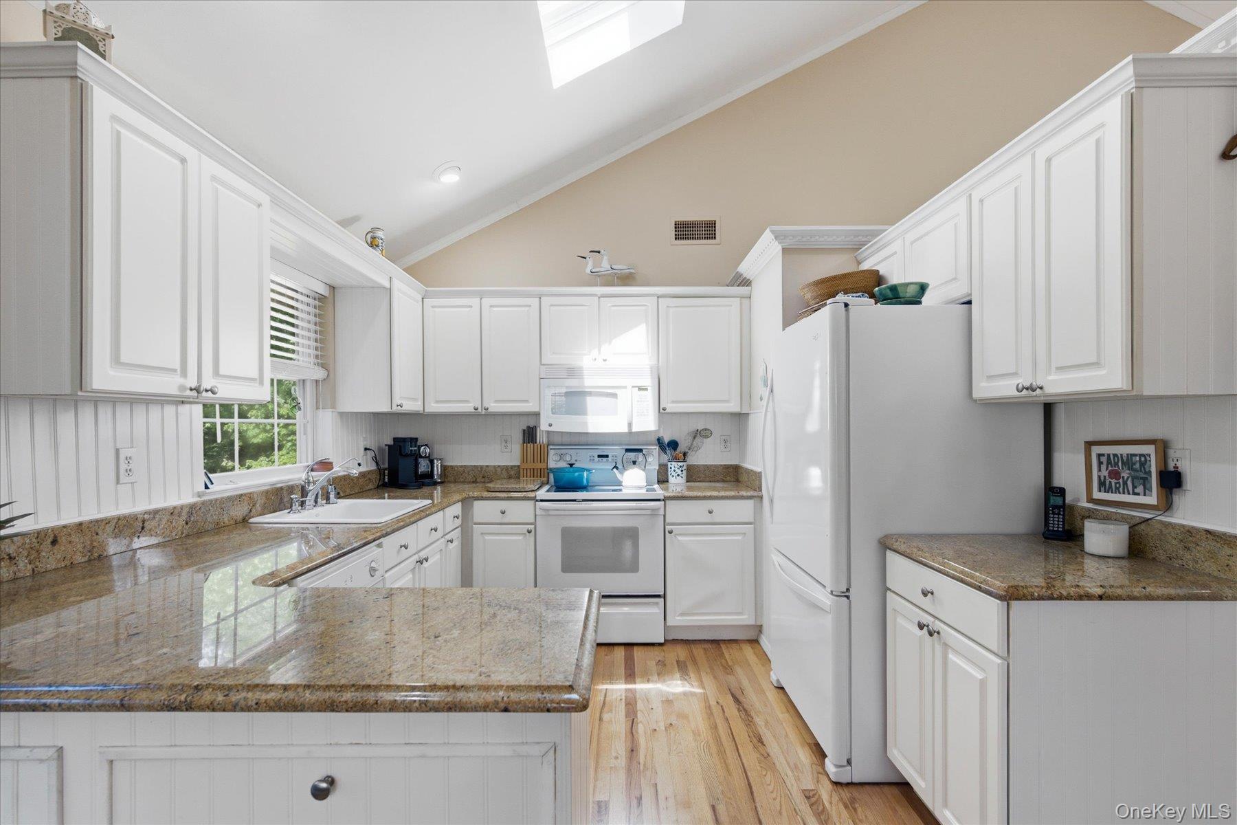 34 Water Hole Road East Hampton, NY 11937 - Photo 10 of 32
