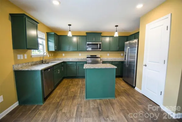 $2,000 | 2038 Pippen Avenue, Charlotte, NC 28215