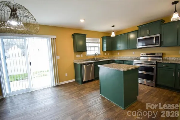 $2,000 | 2038 Pippen Avenue, Charlotte, NC 28215