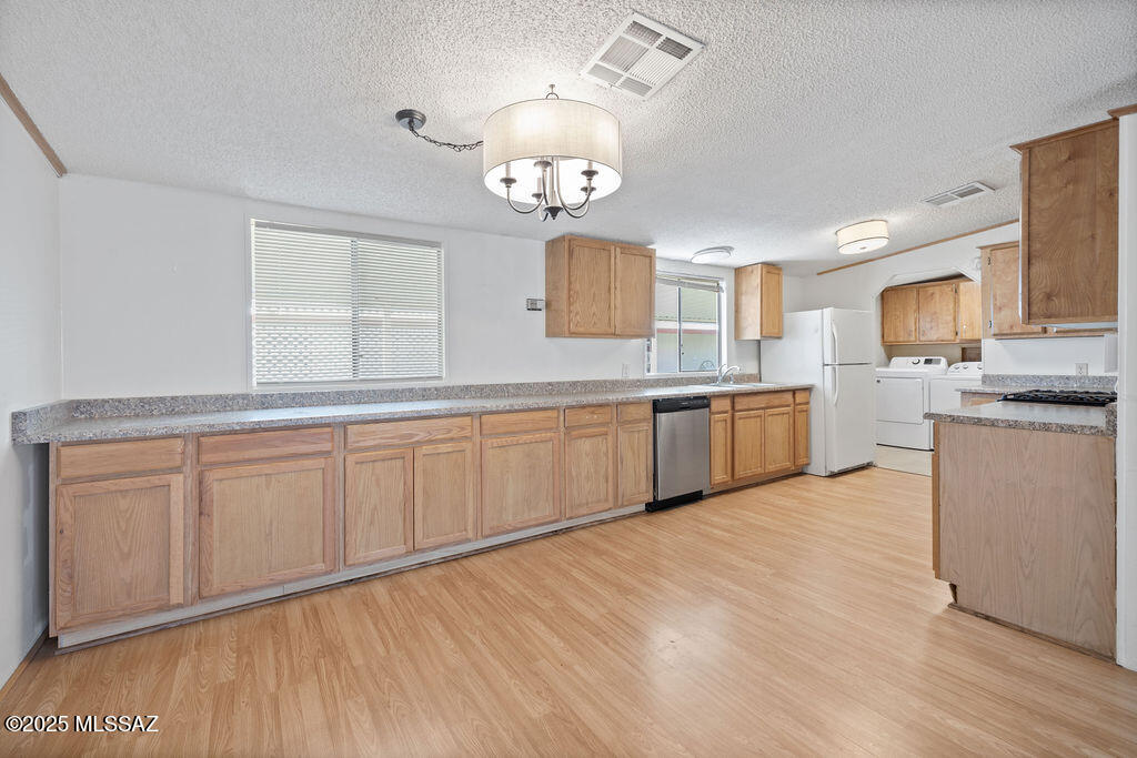 6137 South Barrister Road Tucson, AZ 85746 - Photo 4 of 30 5Y9A3566