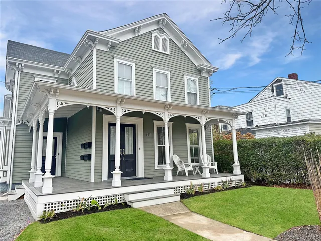 $3,250 | 611 Main Street, Unit B, Greenport, NY 11944