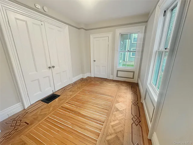 $3,250 | 611 Main Street, Unit B, Greenport, NY 11944