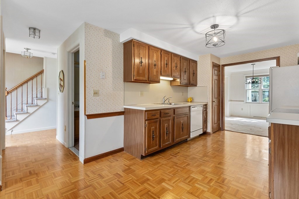88 Village Post Road, Unit 88 Danvers, MA 01923 - Photo 4 of 31 Gallery Image 4