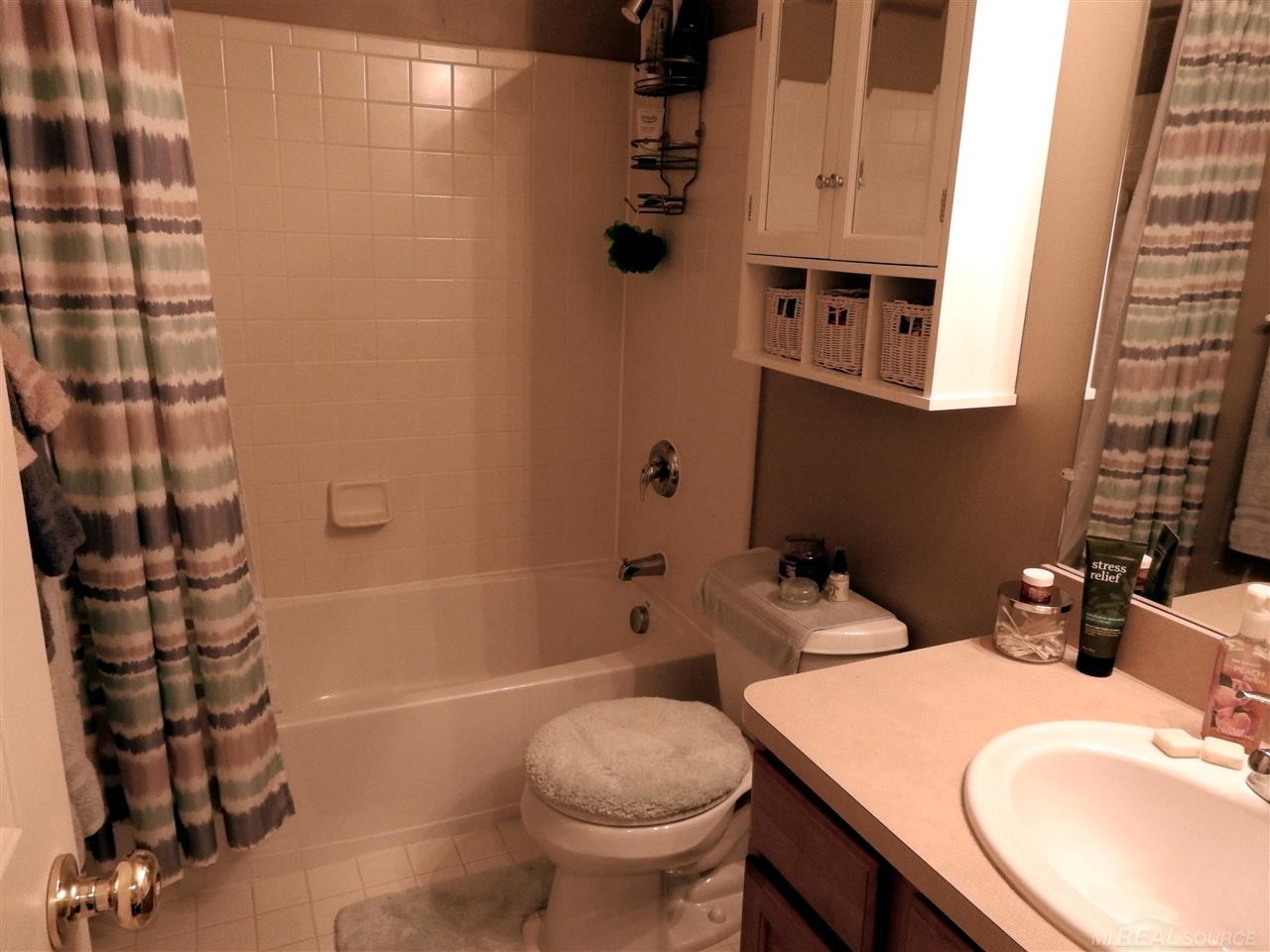 2007 Peterwood Rochester Hills, MI 48307 - Photo 32 of 40