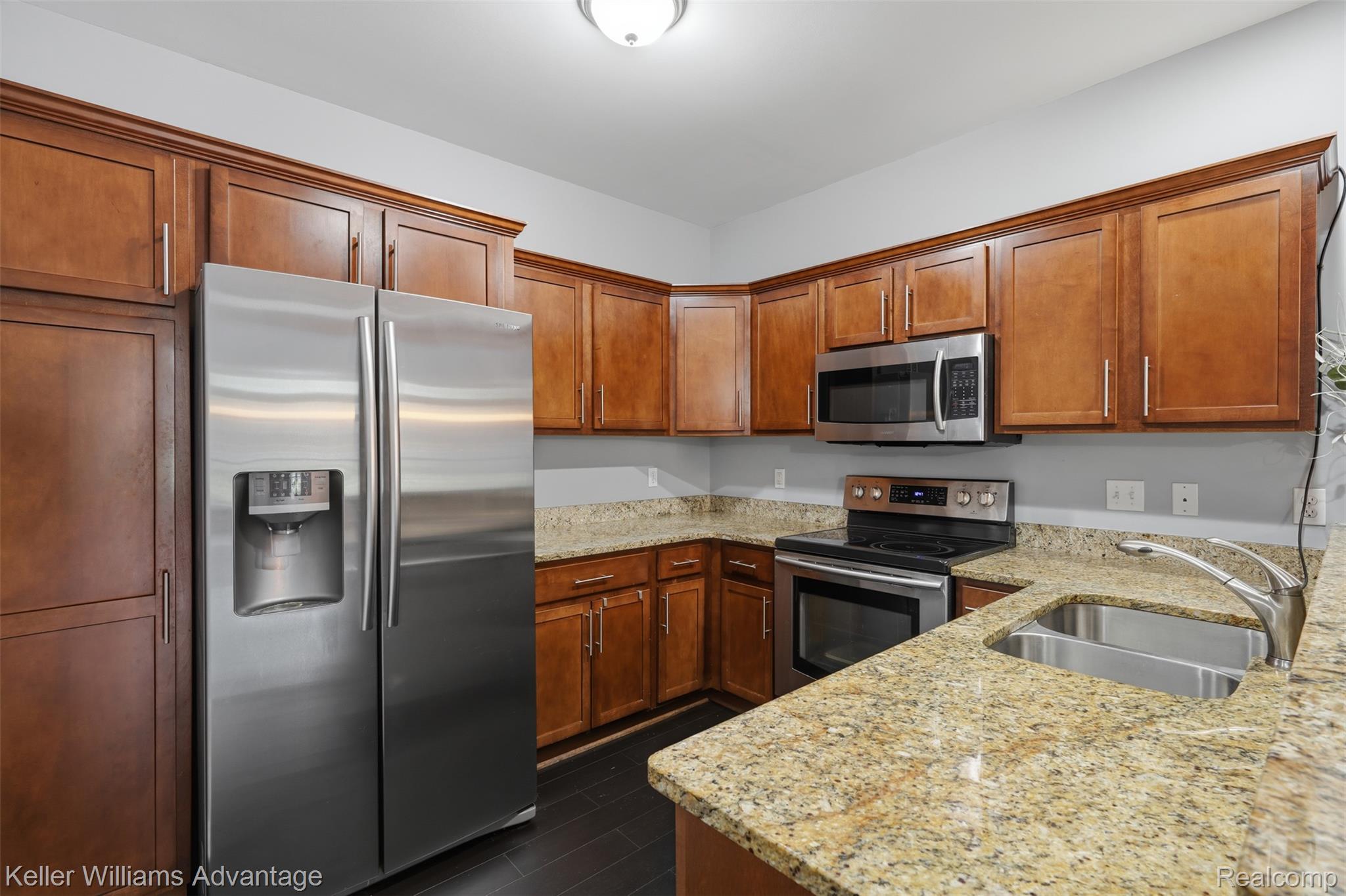 45658 South Stonewood Road Canton, MI 48187 - Photo 12 of 41 16_45658 s stonewood rd-16.jpg