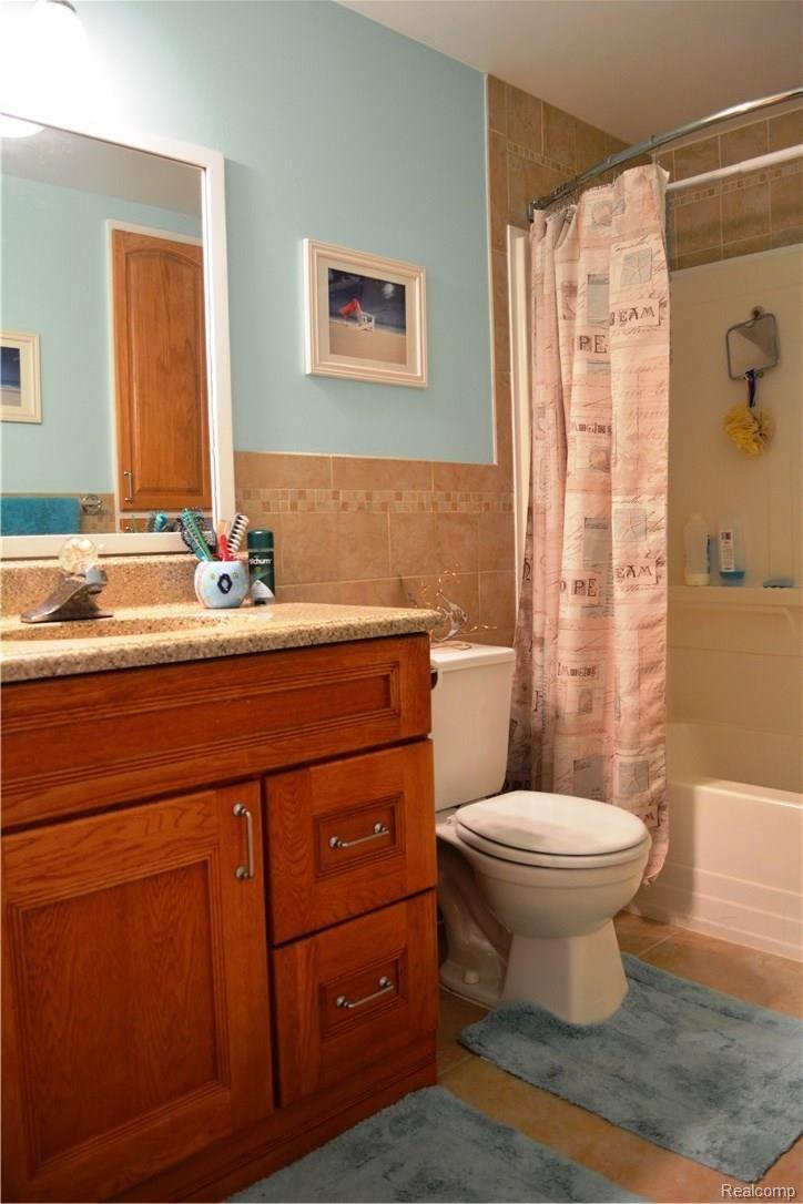 6163 Raintree Drive Canton, MI 48187 - Photo 16 of 18 16.JPG