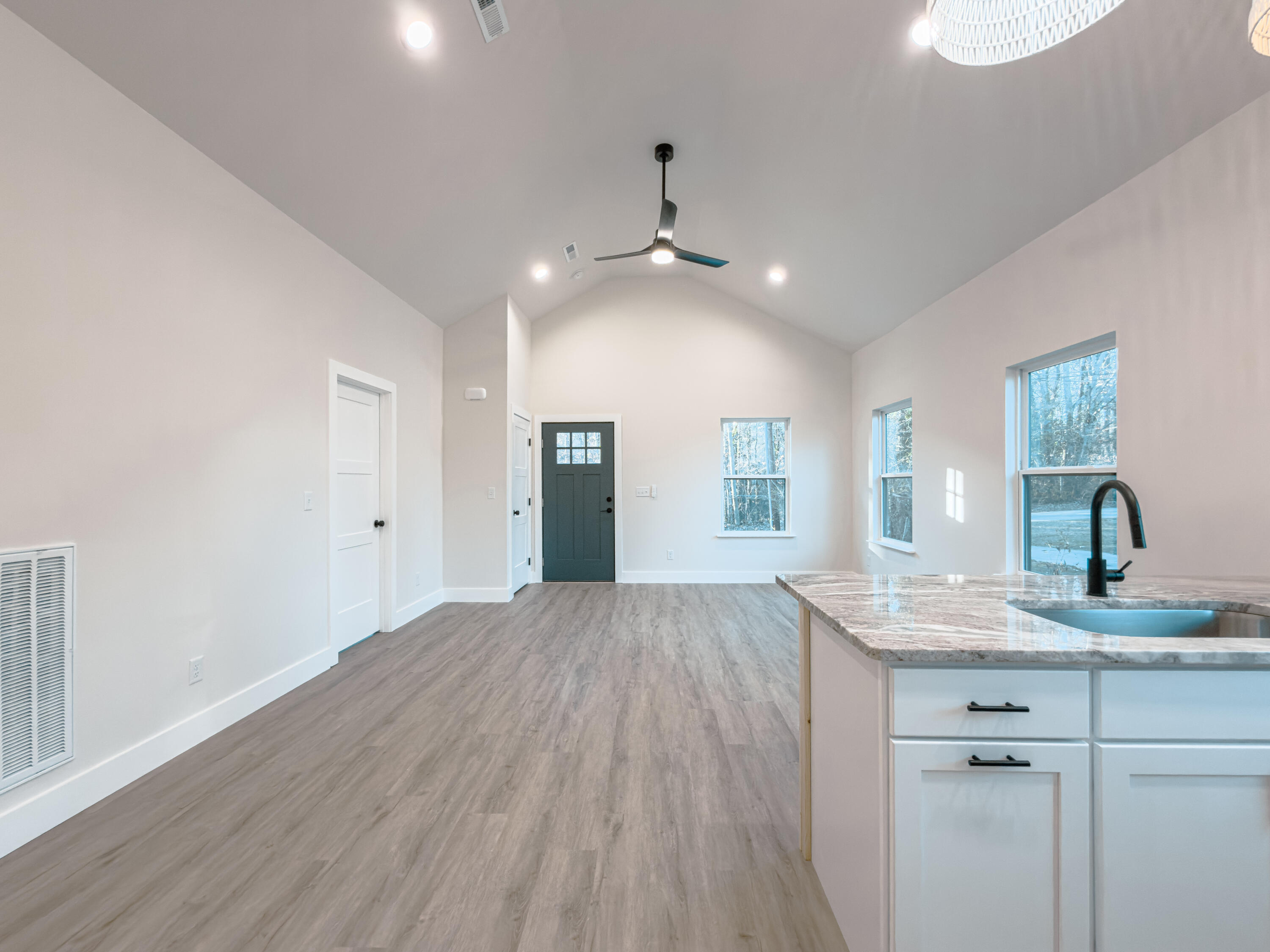 910 Line Street Chattanooga, TN 37404 - Photo 8 of 33 9-IMG_1498