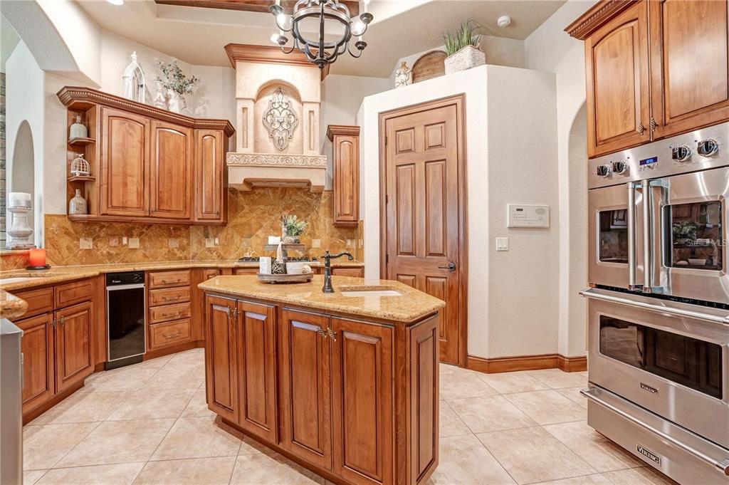 11050 Coniston Way Windermere, FL 34786 - Photo 14 of 62