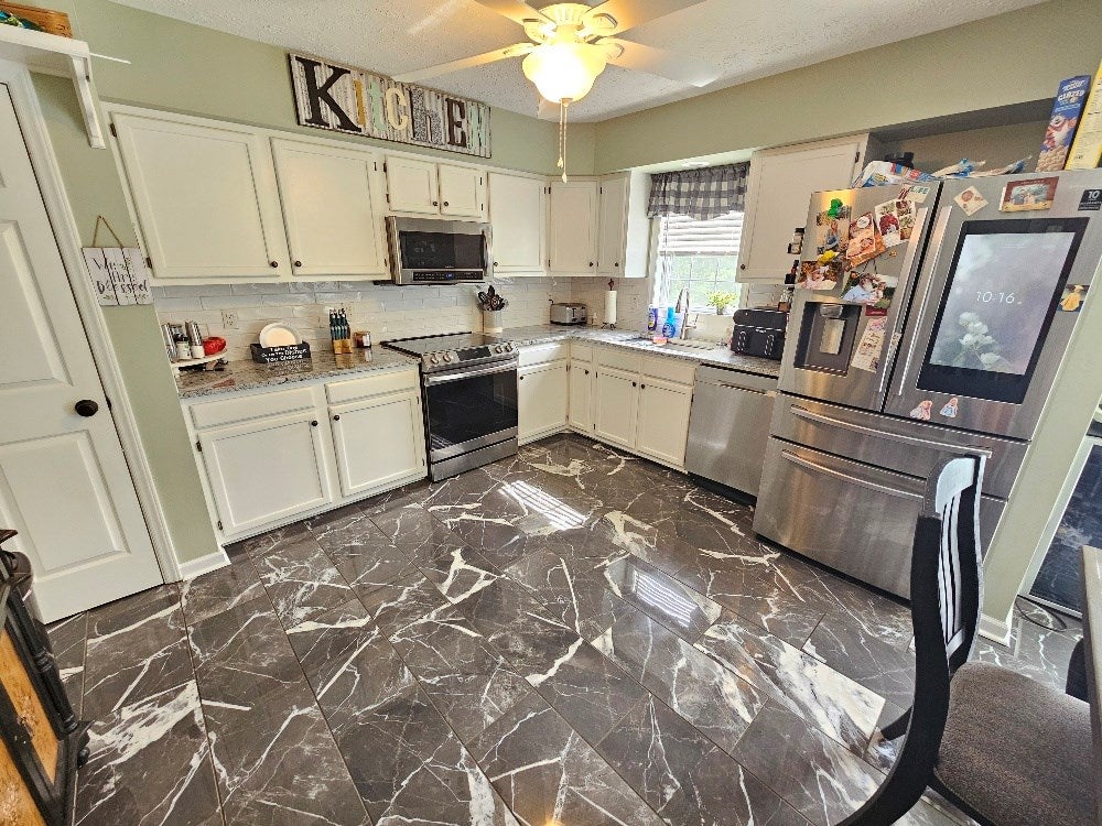 145 Cedar Point Galax, VA 24333 - Photo 10 of 26 Gallery Image 10