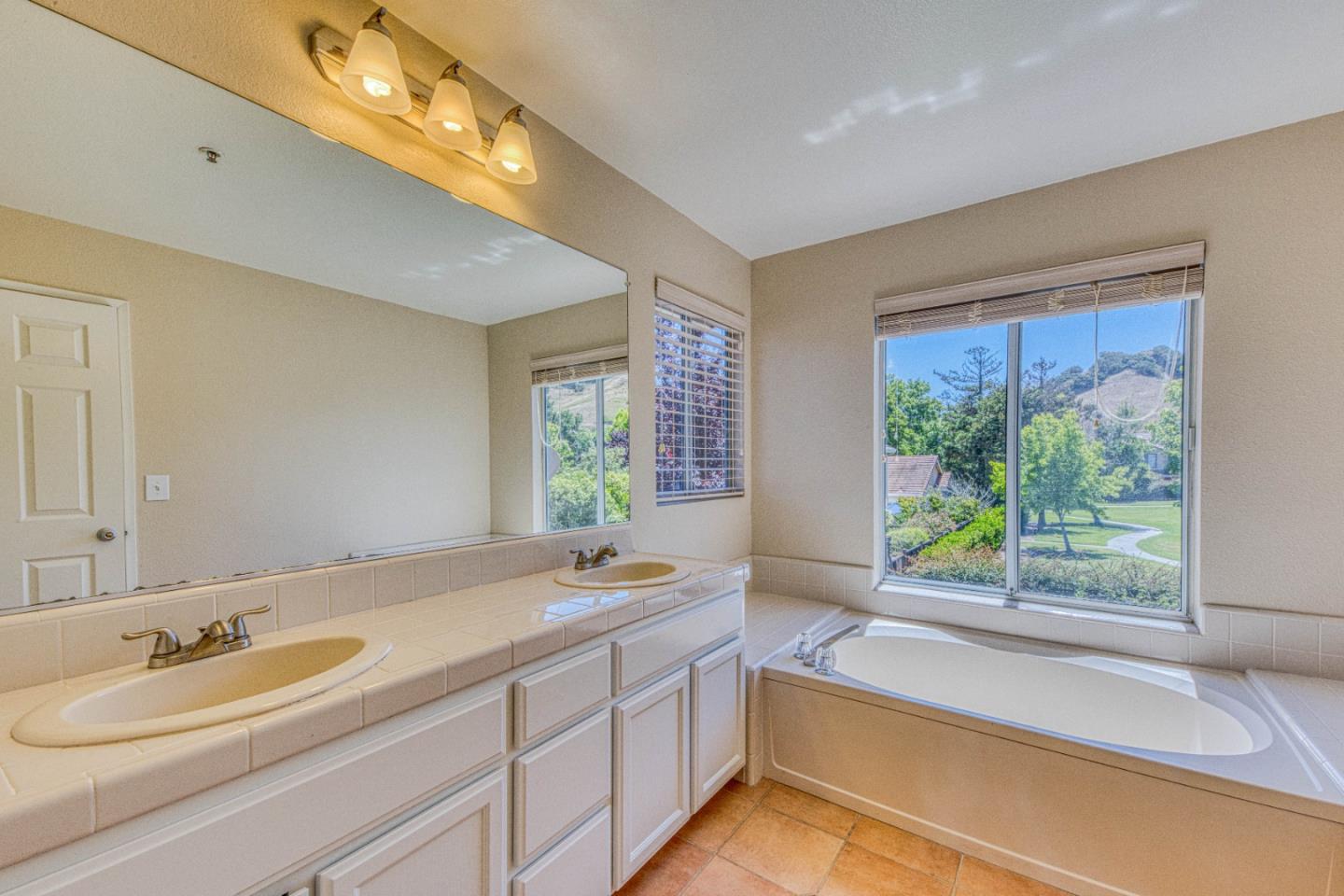 21041 Country Park Road Salinas, CA 93908 - Photo 22 of 34