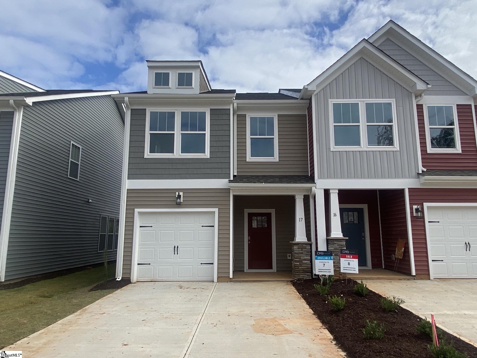 17 Starlake Road Simpsonville, SC 29681 - Photo 2 of 15 Gallery Image 2