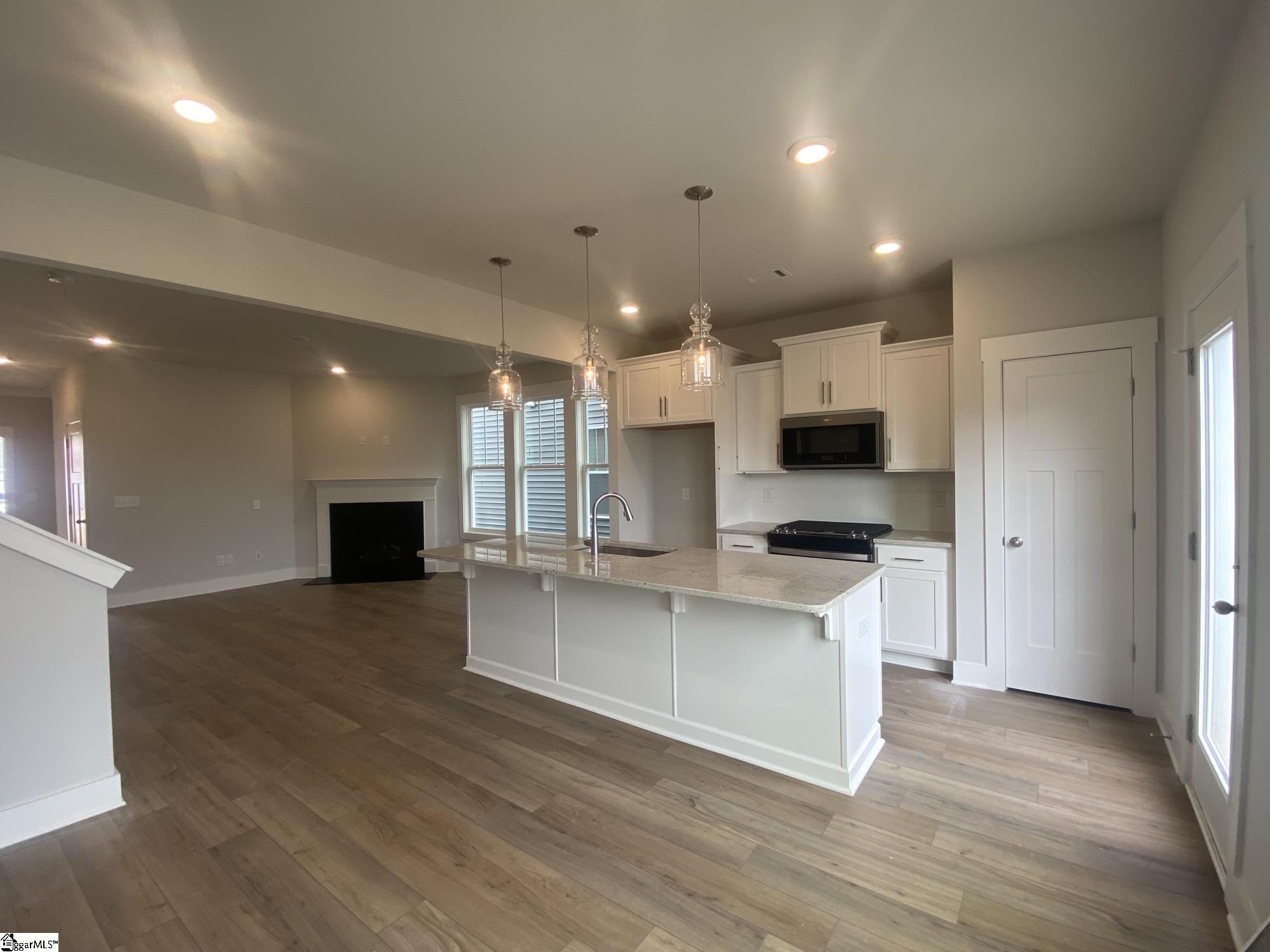 17 Starlake Road Simpsonville, SC 29681 - Photo 3 of 15 Gallery Image 3