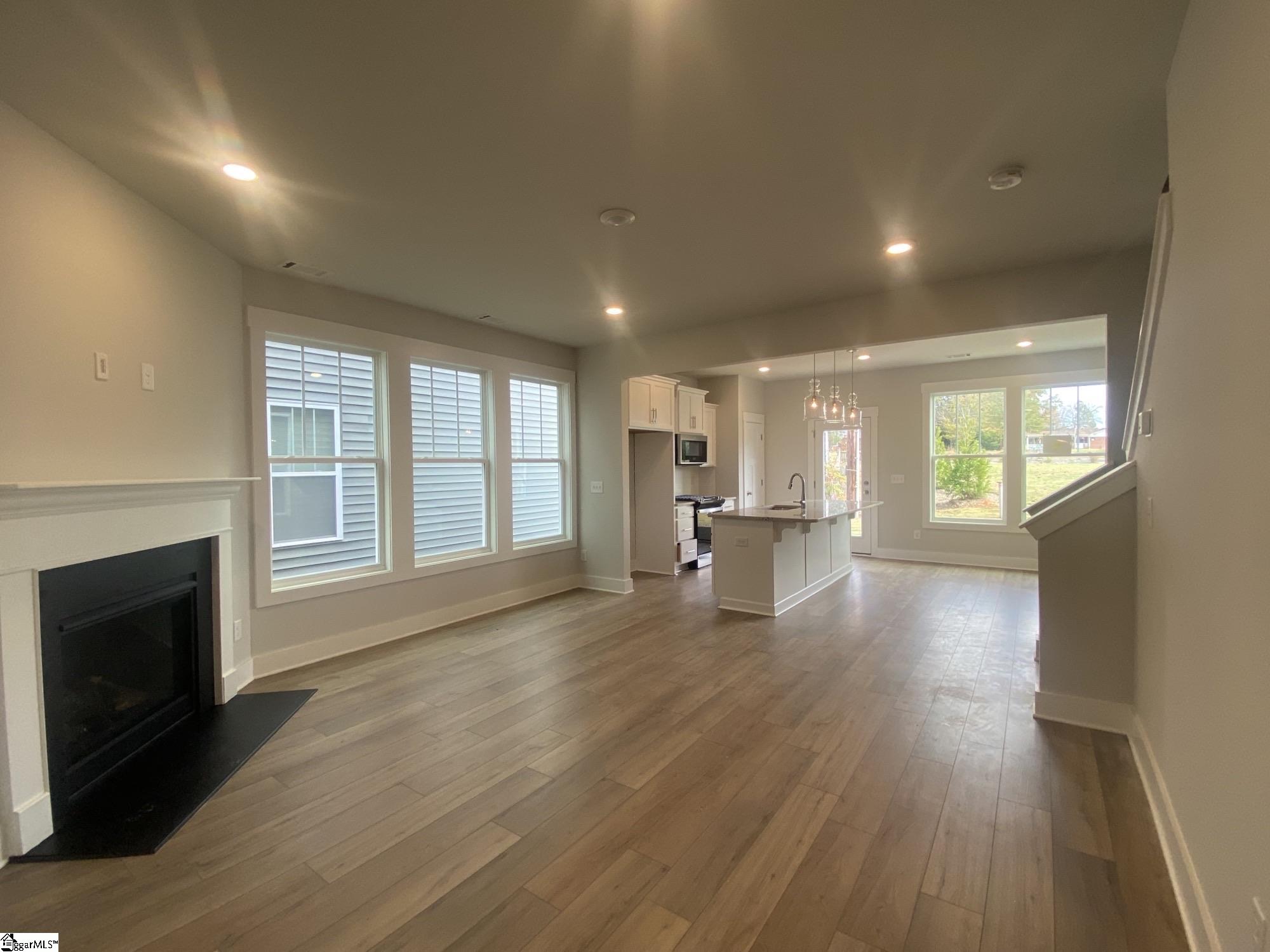 17 Starlake Road Simpsonville, SC 29681 - Photo 6 of 15 Gallery Image 6