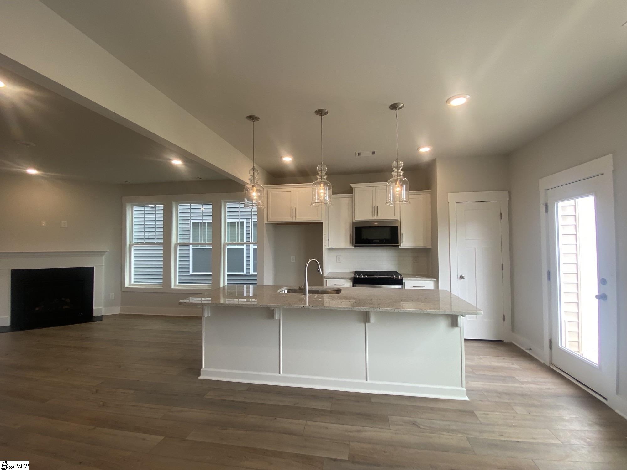 17 Starlake Road Simpsonville, SC 29681 - Photo 7 of 15 Gallery Image 7