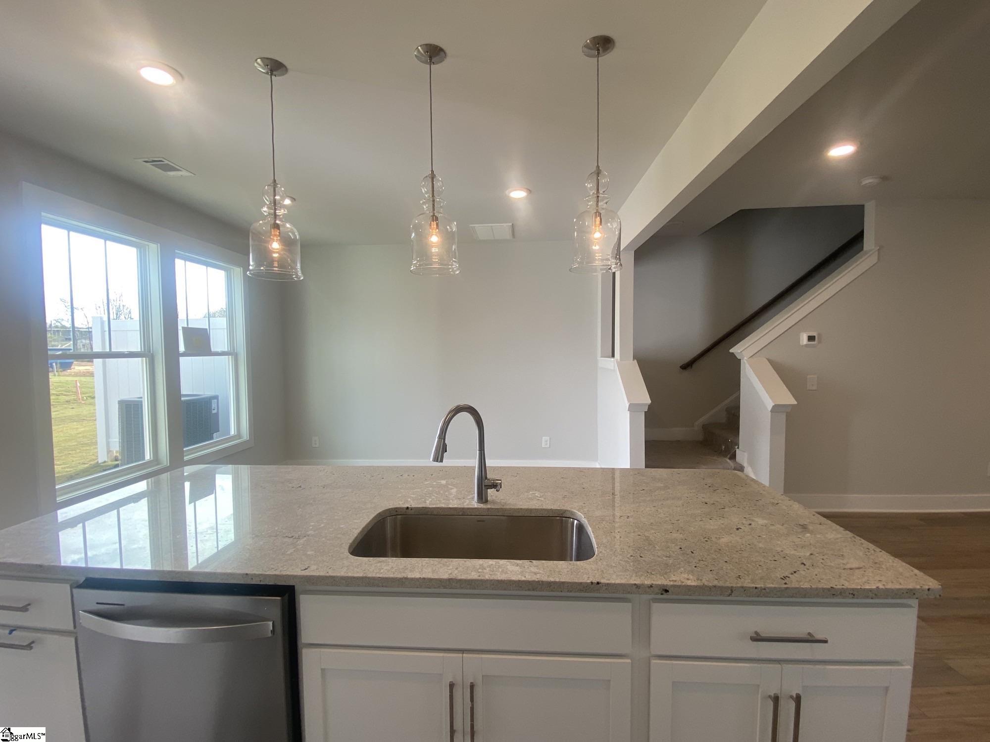 17 Starlake Road Simpsonville, SC 29681 - Photo 8 of 15 Gallery Image 8