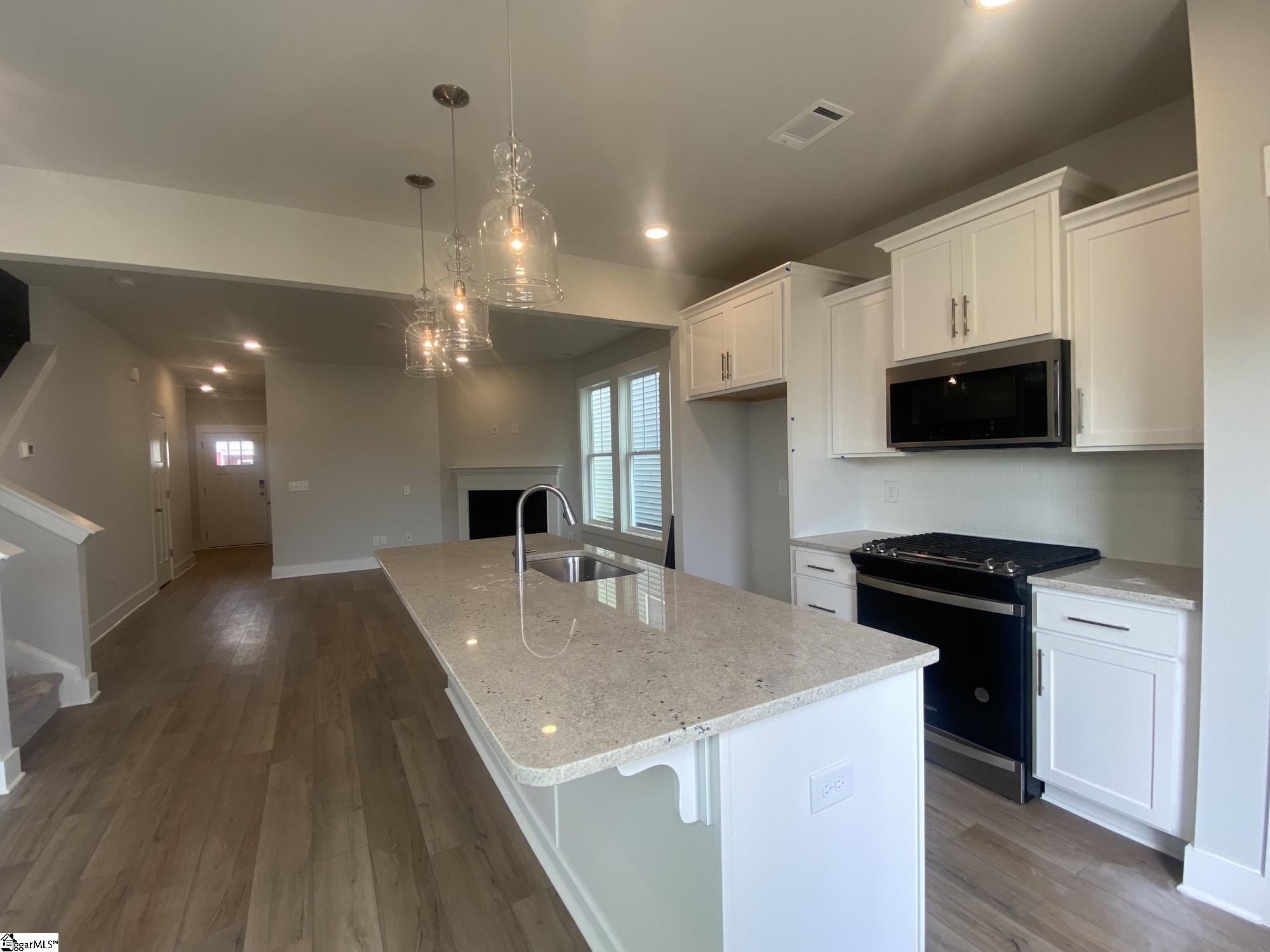 17 Starlake Road Simpsonville, SC 29681 - Photo 9 of 15 Gallery Image 9
