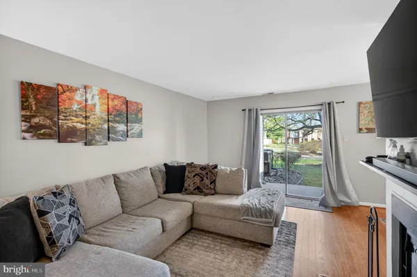 $265,000 | 305 Kelly Cove, Mount Laurel, NJ 08054