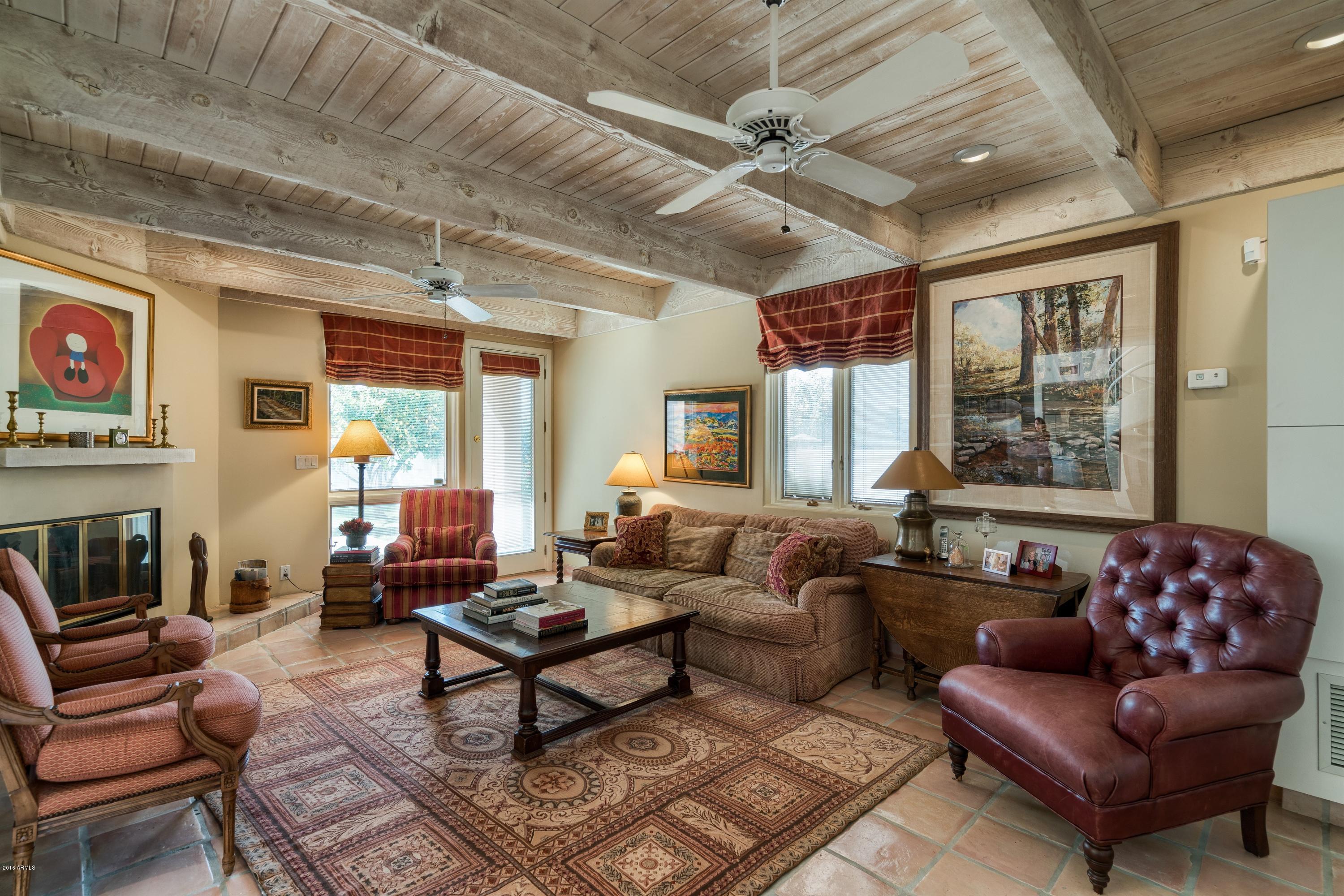 2045 East Bethany Home Road Phoenix, AZ 85016 - Photo 11 of 30 Cozy Family Room