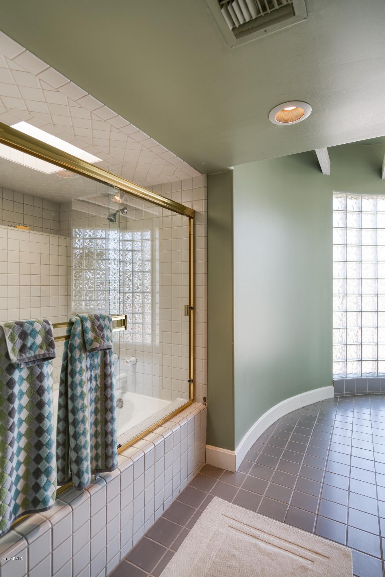 2045 East Bethany Home Road Phoenix, AZ 85016 - Photo 14 of 30 Master Bathroom