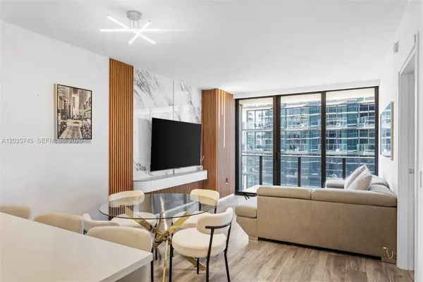 $5,000 | 801 South Miami Avenue, Unit 3207, Miami, FL 33131