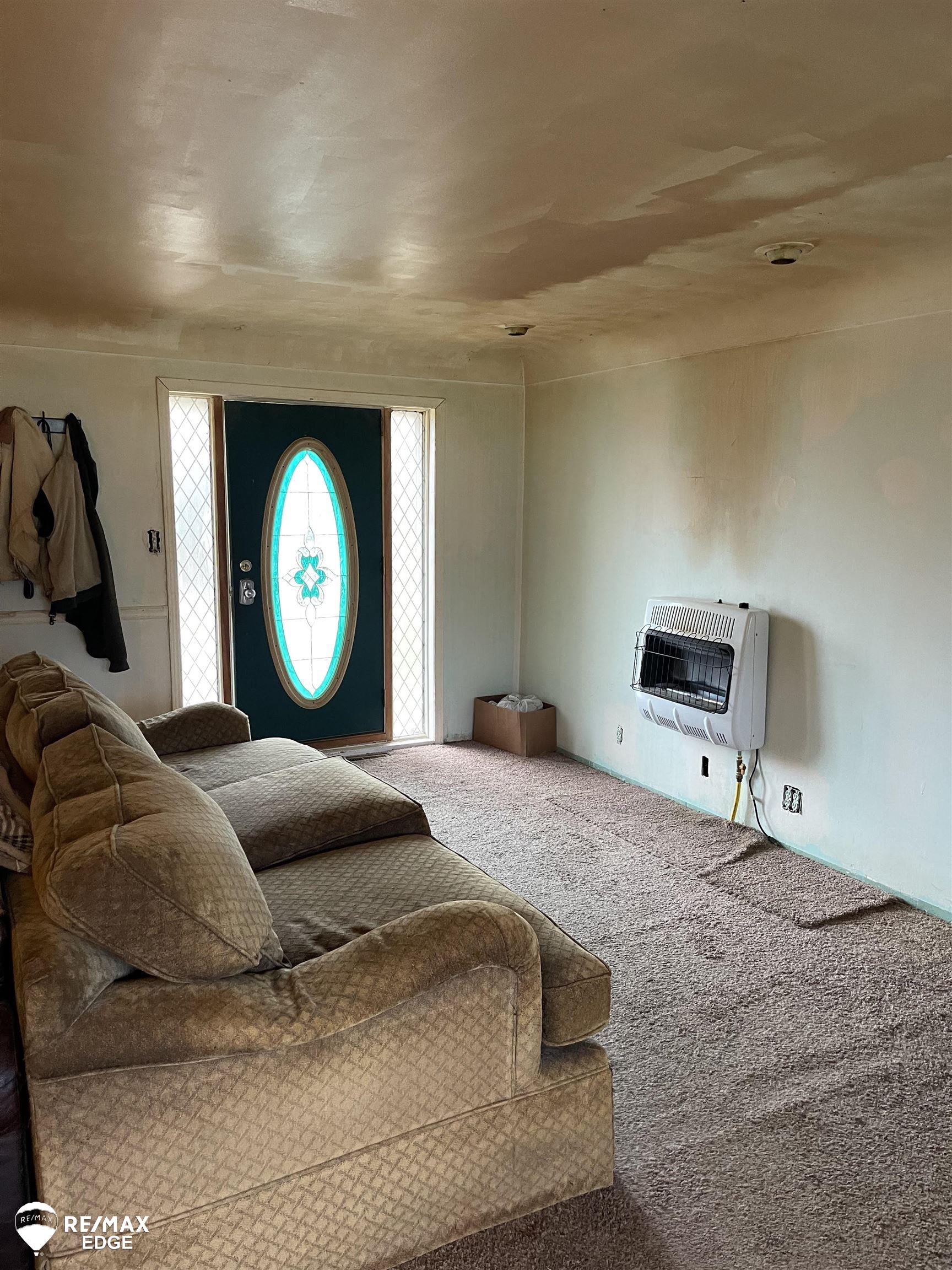 4124 Flushing Road Flint, MI 48504 - Photo 3 of 23 50136175-b519efe0-5edf-4e57-907b-7c153ed62ee3.JPG