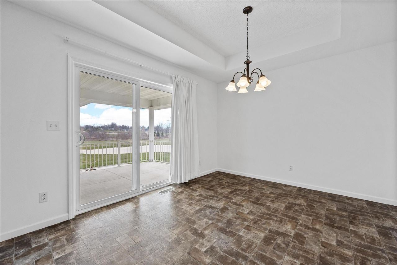 3715 Stoney Point Road Southwest Cedar Rapids, IA 52404 - Photo 6 of 25 Gallery Image 6
