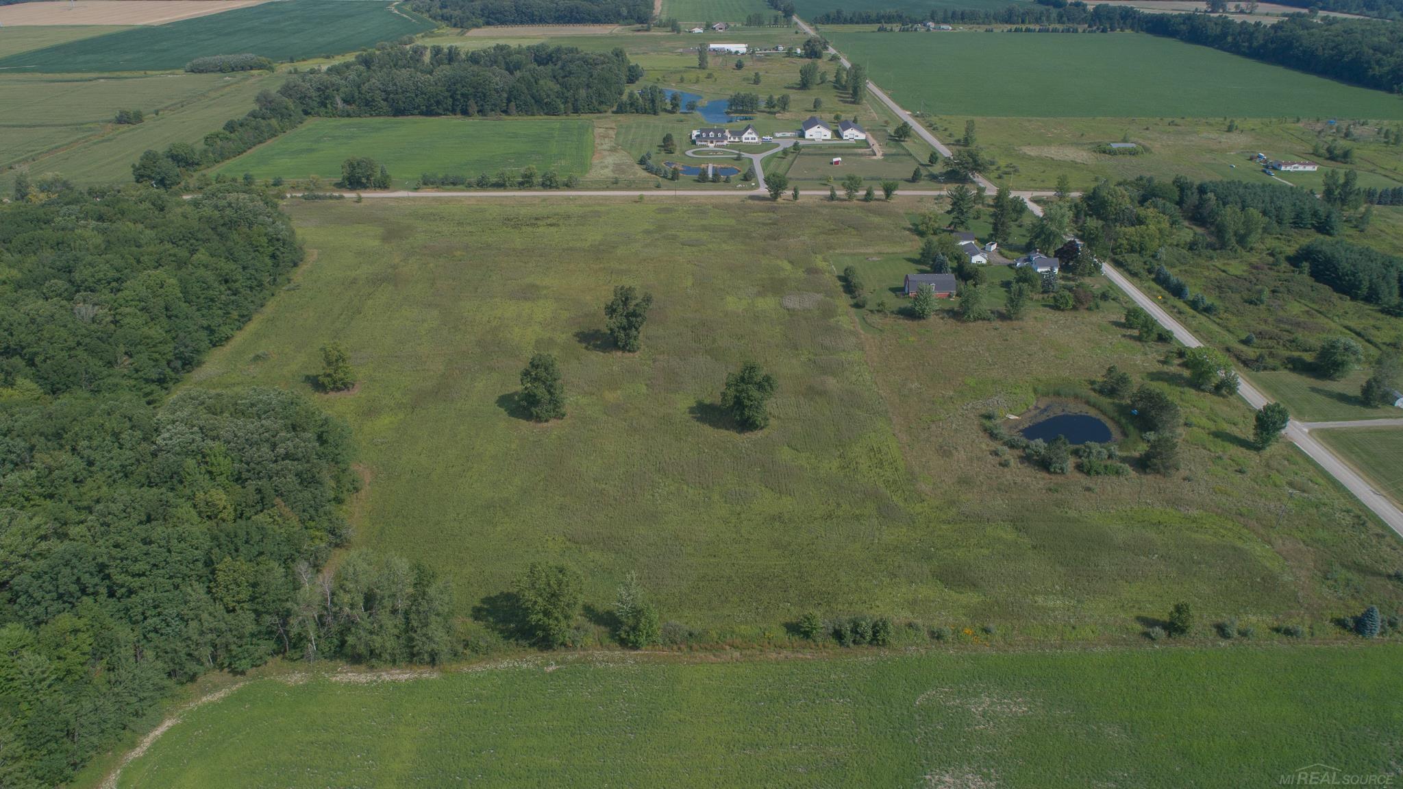 8977 Kilgore Road Avoca, MI 48006 - Photo 3 of 61 50087315-2.JPG
